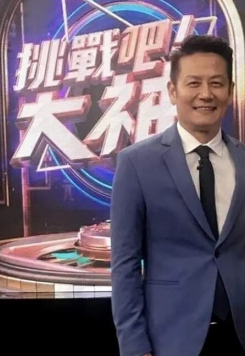 OB大神高颜眼镜妹被抓着头发后入撕破丝袜强插全程浪叫不停 - PornTV
